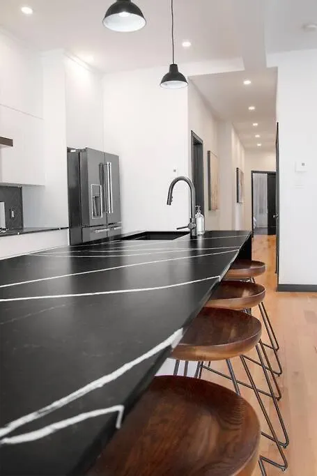 Upscale 3-Bedroom Entire Unit In The Trendy Plateau Mont-Royal Featuring A Magazine-Worthy Kitchen & Opulent Living Spaces - Apt 1 Montreal Apartment
