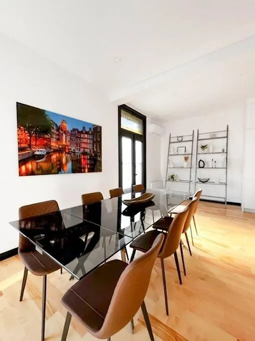 Upscale 3-Bedroom Entire Unit In The Trendy Plateau Mont-Royal Featuring A Magazine-Worthy Kitchen & Opulent Living Spaces - Apt 1 Montreal